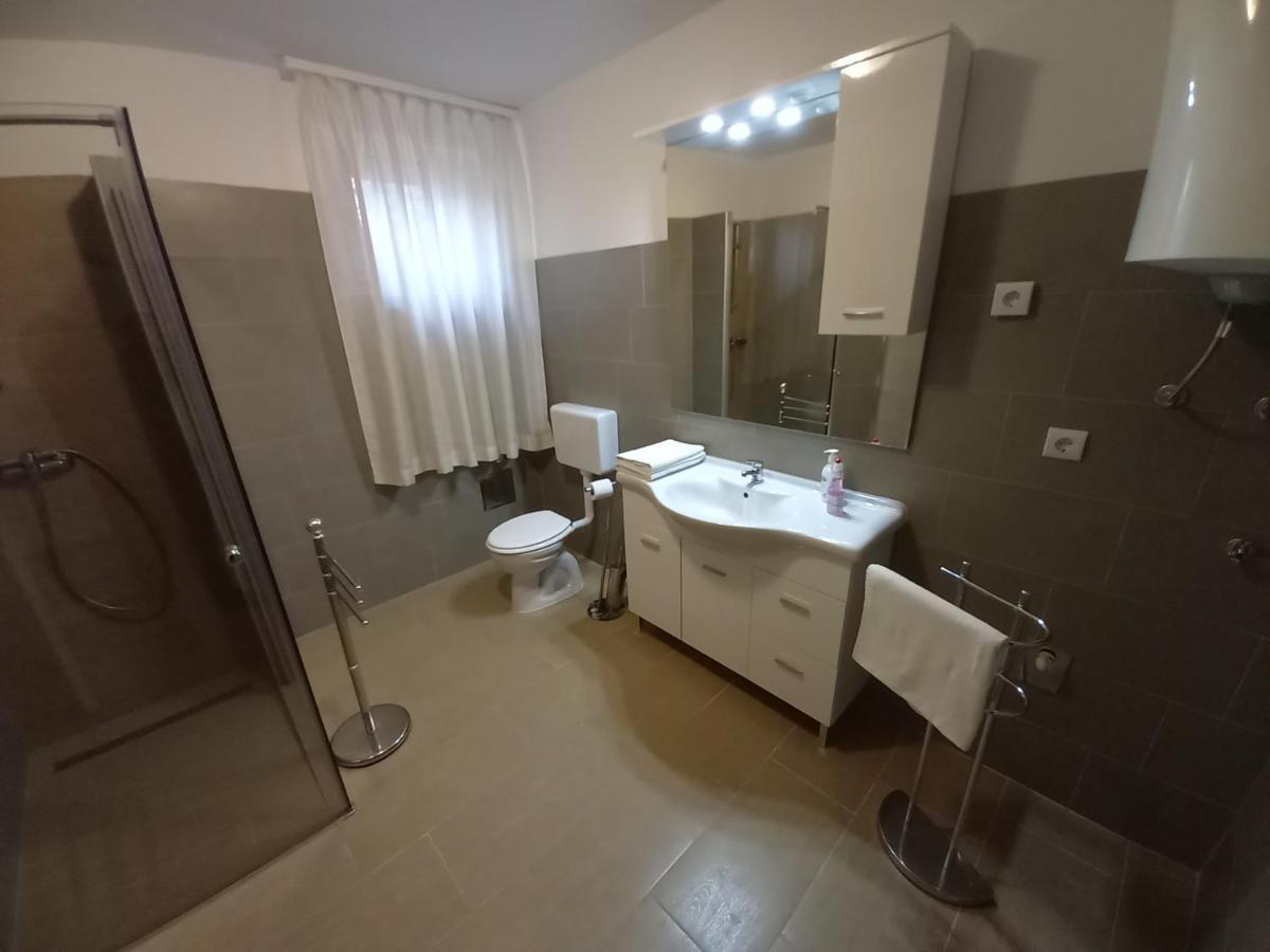 Apartments Lungo Pula Exterior photo