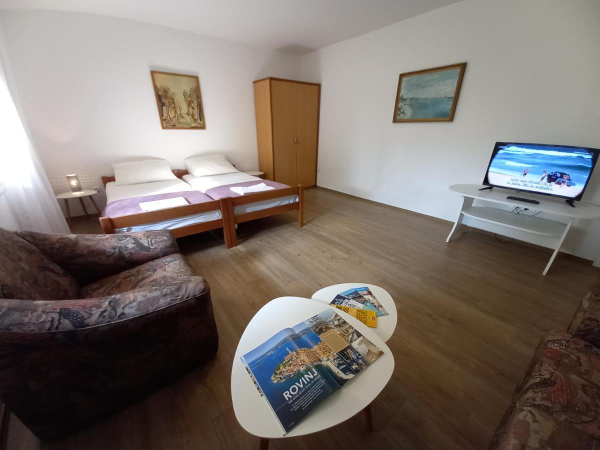 Apartments Lungo Pula Exterior photo